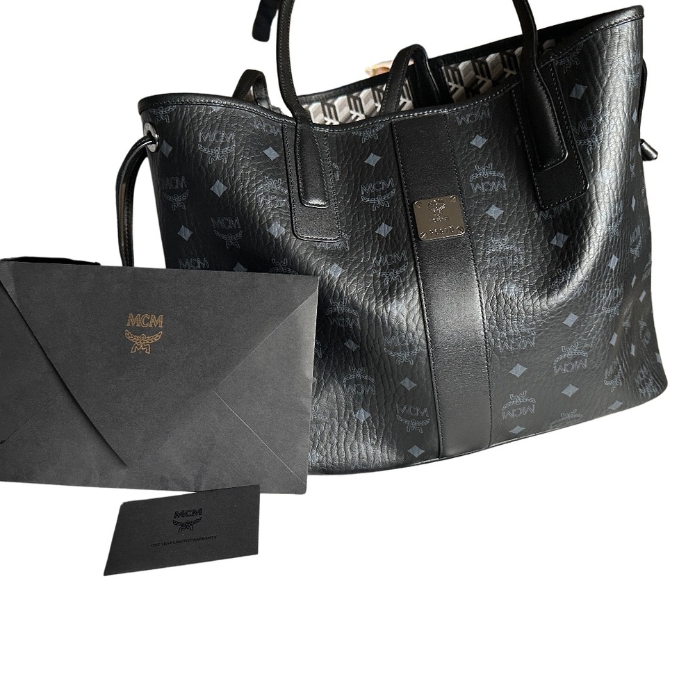 Medium Reversible Liz Shopper in Visetos Black MCM